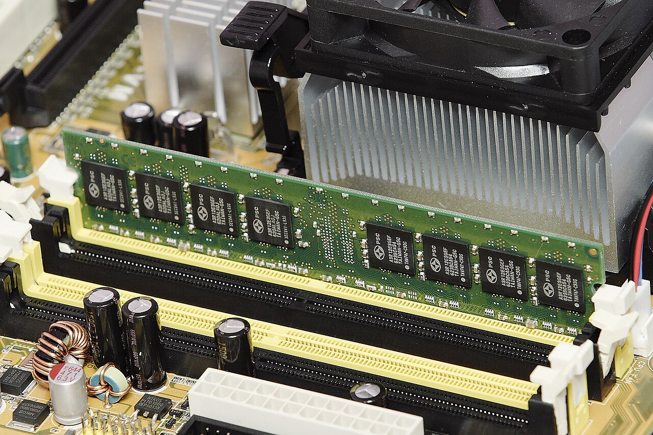 Hybrid Cloud-Edge Architectures: Best of Both Worlds